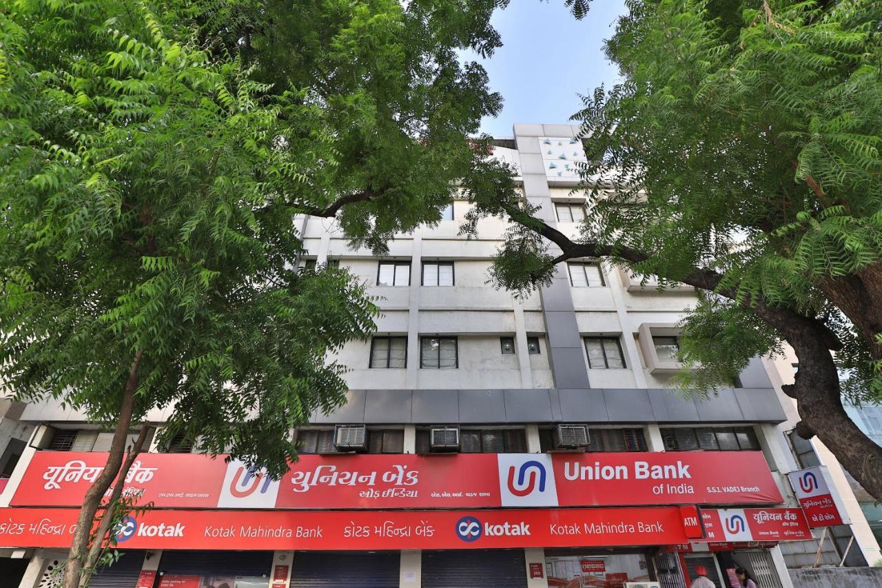 Oyo Hotel Grand City Tezpur Kültér fotó